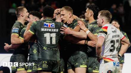 Super League: Bradford Bulls 12-24 Leeds Rhinos – Rhinos move top after derby win