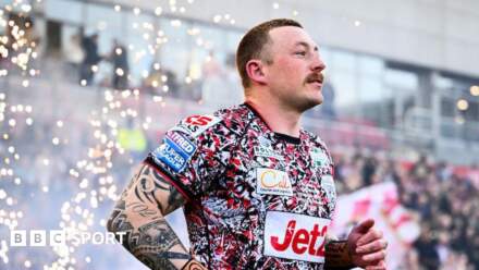 Super League: Leigh Leopards 30-16 Huddersfield Giants