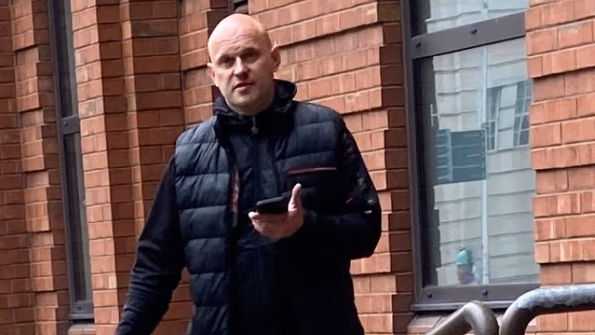 Controlling ex who breached restraining order just weeks after it was made avoids prison