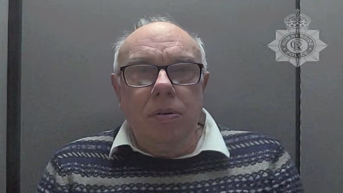 Eagle-eyed punters spotted paedophile watching videos of children on his laptop in Hull pub