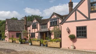 Charming UK town just an hour outside of London with its own vineyard and £12.50 wine train