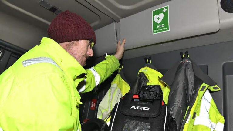 Heartbeat of the Community: The ‘trailblazing’ initiative turning East Yorkshire binmen into heroes on the road
