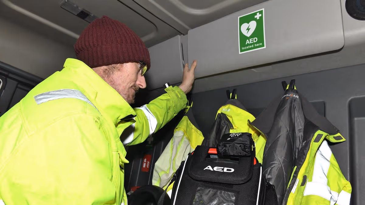 Heartbeat of the Community: The ‘trailblazing’ initiative turning East Yorkshire binmen into heroes on the road