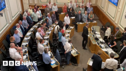 Second attempt to elect Kirklees Council leader fails