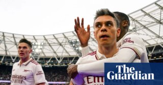 Arsenal edge closer to title and ‘spygate’ overshadows playoffs – Football Weekly | Football