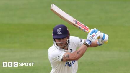 County Championship: Hain helps put Bears on brink of win over Yorkshire