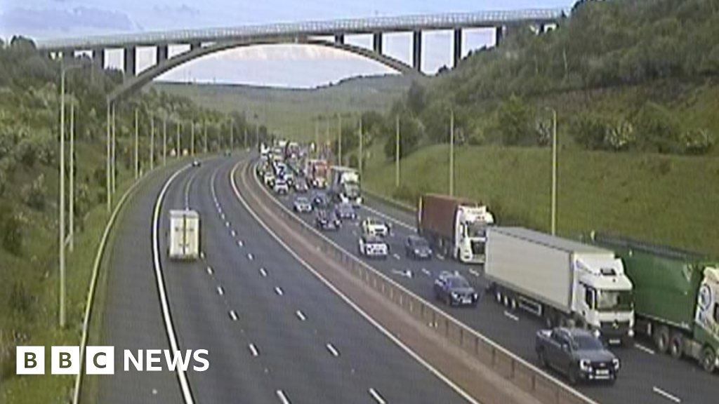 Major delays on M62 after three-vehicle crash
