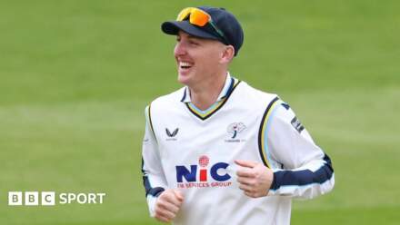 County Championship: Brook back as Yorkshire dominate Warwickshire