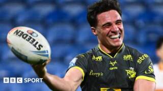 Brodie Croft: Warrington Wolves sign Leeds Rhinos half-back on three-year deal
