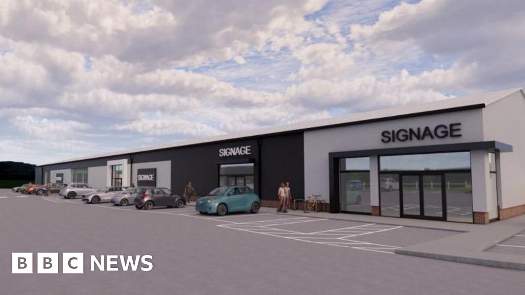 Bakery and gym approved for ex-showroom site