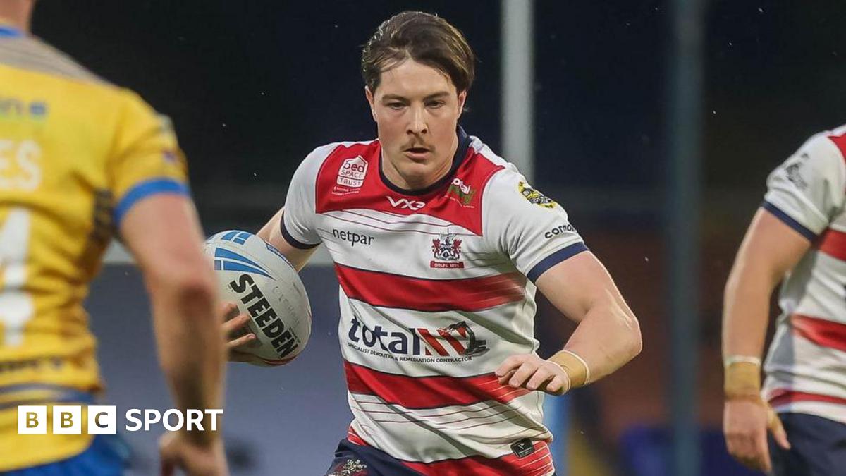 Riley Dean: Bradford Bulls sign Oldham half-back until end of season