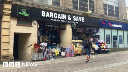 Shop sign 'harmful' to conservation area – council