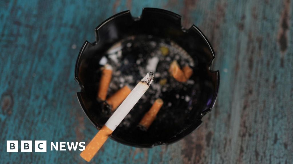 Smokers offered free app to help them quit