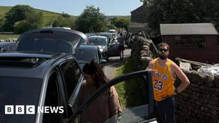 'Disgraceful' parking leaves village gridlocked