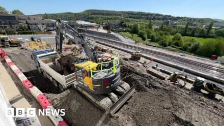Rail travel disrupted between Huddersfield and Leeds