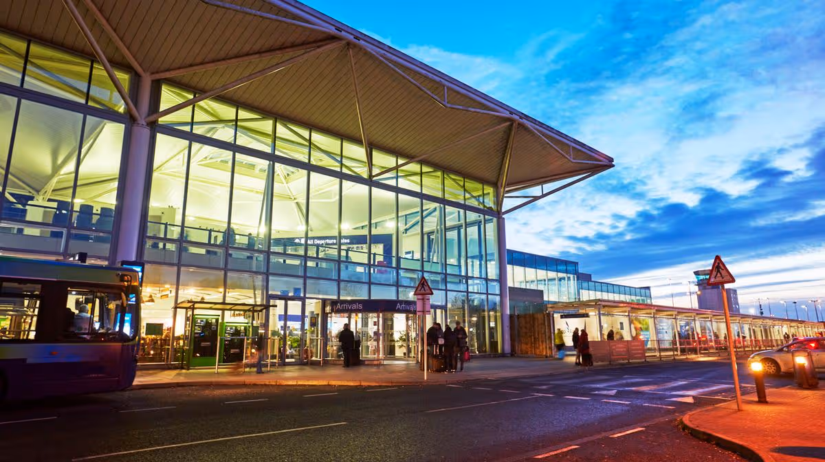 Bristol Airport closure LIVE: Thunderstorms cancels flights as travel warning issued