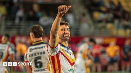 Super League: Catalans Dragons 34-28 Castleford Tigers – Hosts hold off late fightback