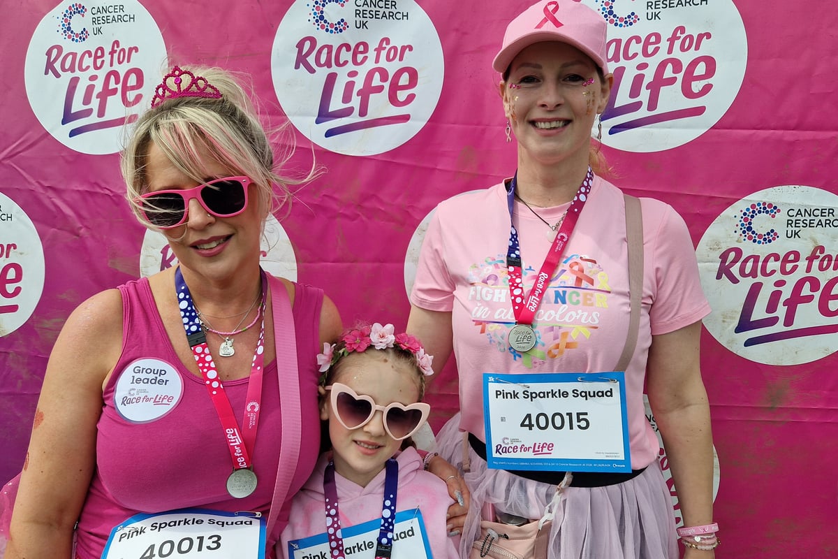 16 heartwarming photos as Race for Life turns Sheffield's Graves Park pink