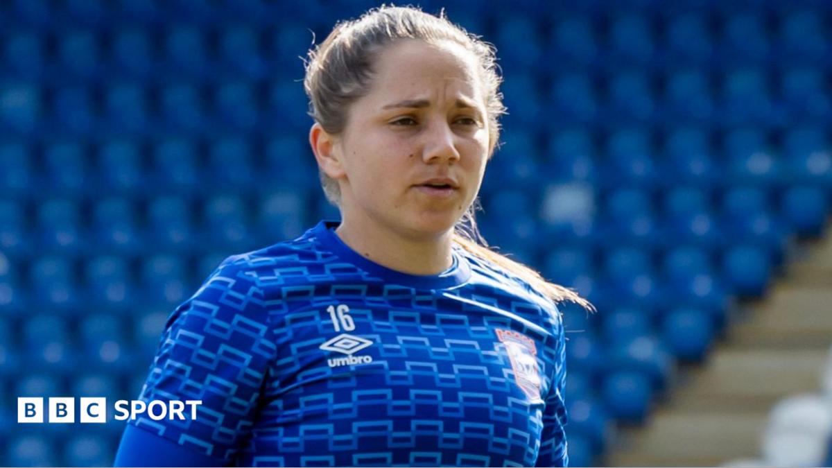 Kit Graham agrees permanent deal with Ipswich Women