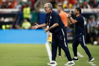 Marcelo Bielsa declaration and rare snap as ex-Leeds United boss sees Uruguay side crash out of World Cup