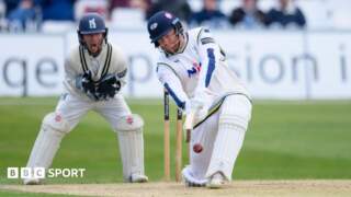 County Championship: Yorkshire push for victory against Warwickshire