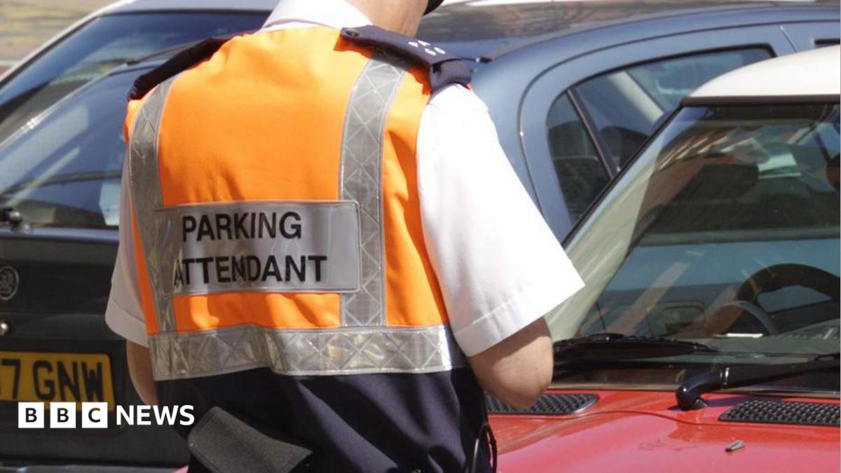 Man who threatened to stab traffic warden in Bradford prosecuted
