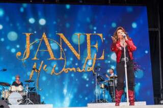 Fans call Jane McDonald's Mighty Hoopla performance 'the best act of the weekend'
