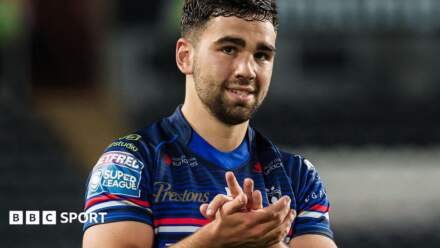 Super League: Wakefield 29-23 Huddersfield – Trinity claim narrow win over bottom side