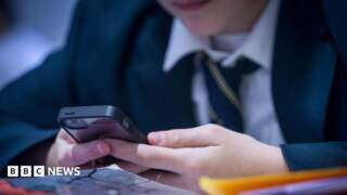 Parents and teachers in Yorkshire welcome school smartphone ban