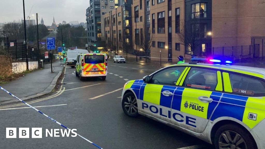 Man threatened balcony gunfire during stand-off