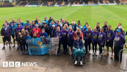 Walkers finish Liverpool to Leeds MND challenge