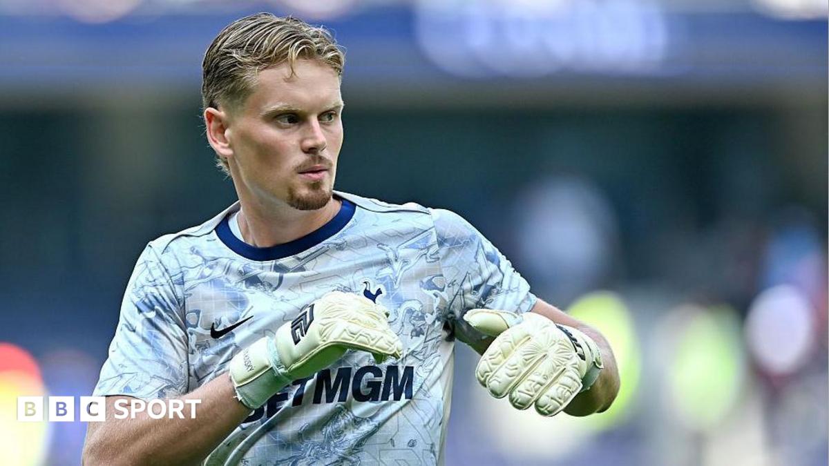 Antonin Kinsky: Tottenham goalkeeper signs new contract