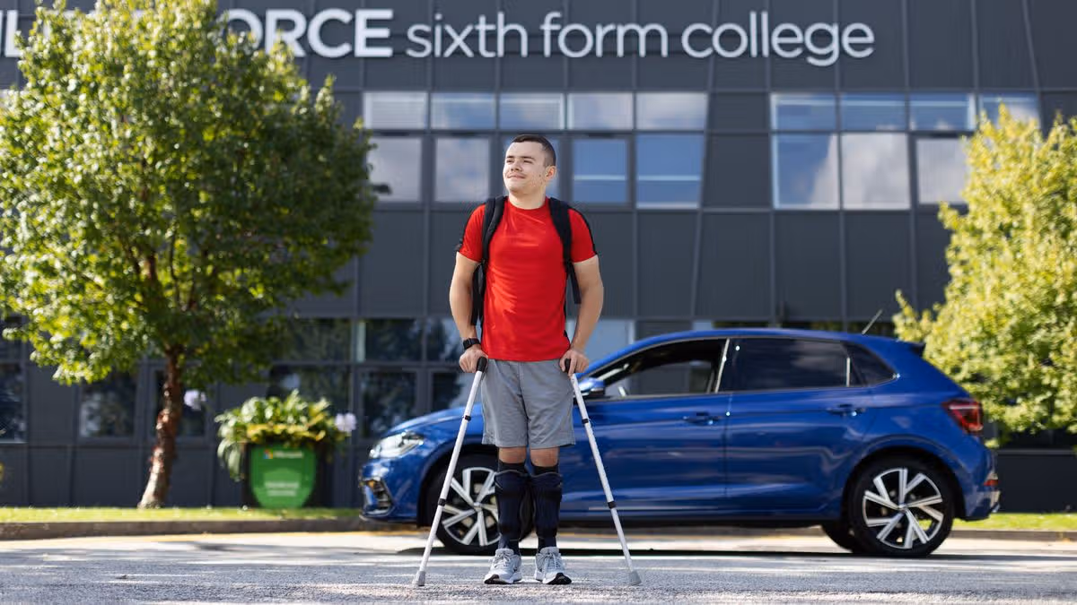 Hull man with cerebral palsy lands dream job after learning to drive