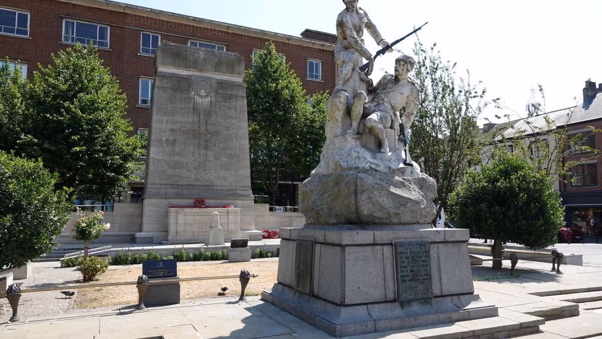 ‘Every name tells a story, every inscription represents a life’ – Hull’s Paragon Square war memorials to undergo specialist conservation cleaning
