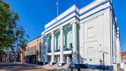 Hull theatre couple reject £50 credit after being let into wrong show
