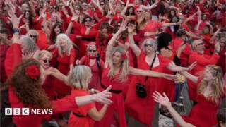 It’s me, Cathy – thousands pay tribute to Kate Bush classic