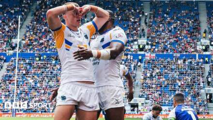 Super League: Leeds Rhinos 50-16 Bradford Bulls