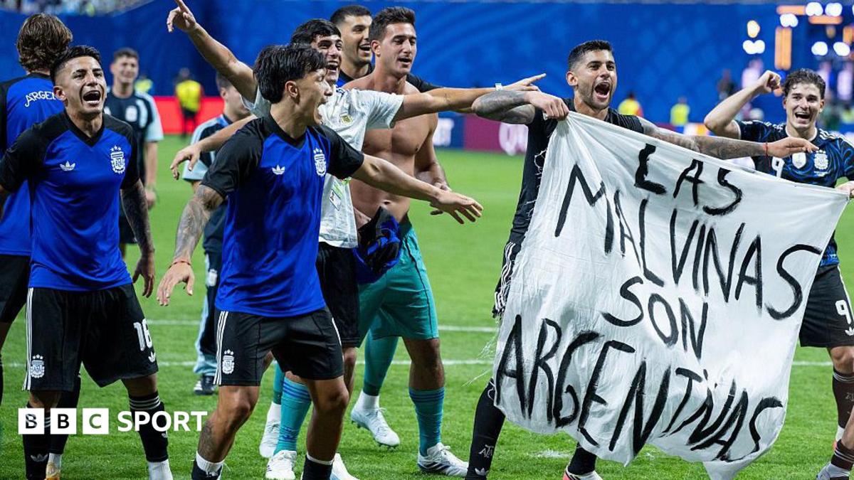 World Cup 2026: Fifa ‘assessing reports’ after Argentina players hold Falklands banner