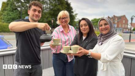 ‘Tea-total’ take on Otley Run pub crawl swaps booze for brews