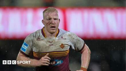 Matty English: York Knights sign Huddersfield Giants prop on loan
