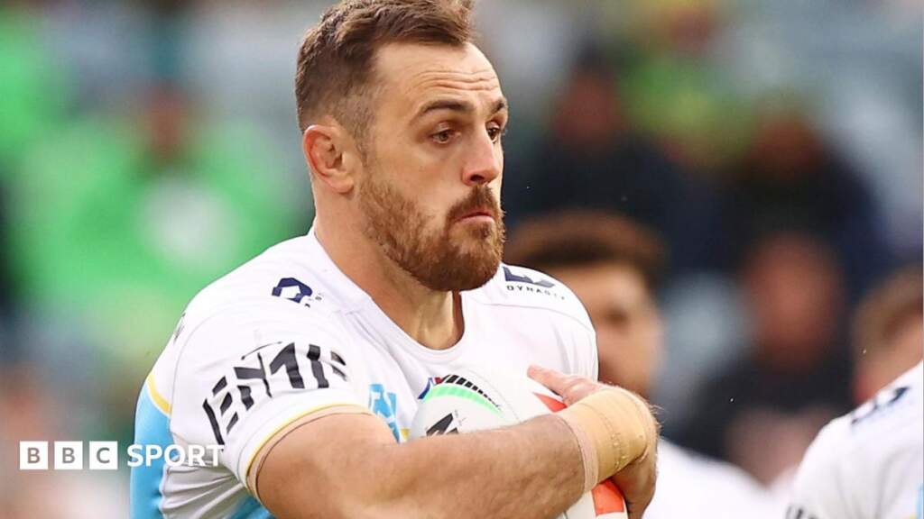 Jaimin Jolliffe: Huddersfield Giants sign Gold Coast Titans prop