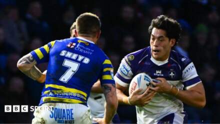 Wakefield Trinity: Back-rower Isaiah Vagana signs new five-year contract