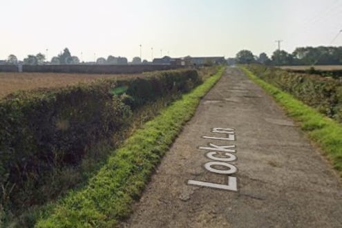 Altofts: Cyclist dies after falling off bike
