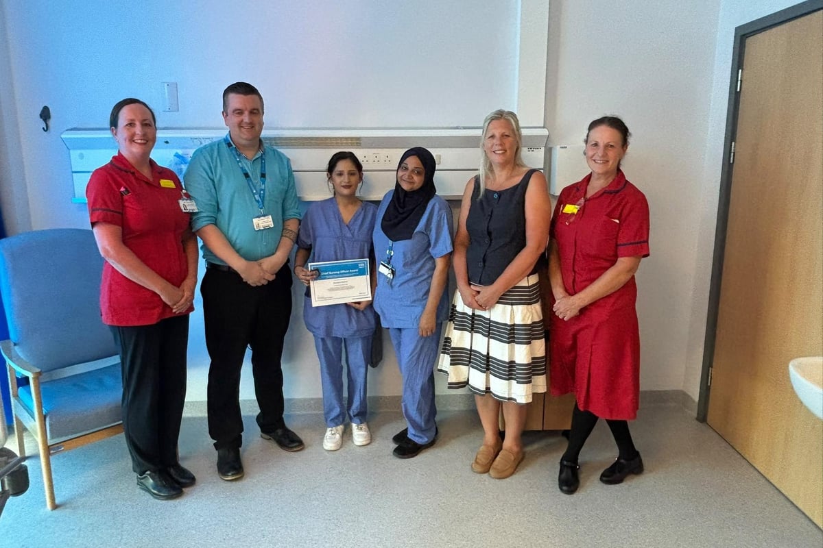 Pinderfields support worker receives prestigious national Chief Nursing Officer Award