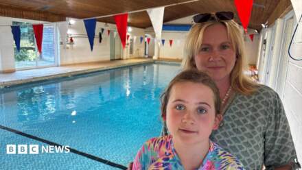 Campaigners urge government to prioritise swimming lessons in school