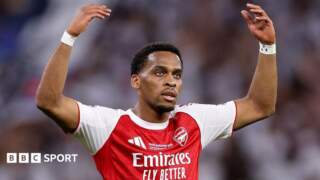 Jurrien Timber leaves Arsenal training camp with groin issue