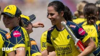 Women’s T20 Blast: Hampshire Hawks back top after win as Surrey lose to Essex