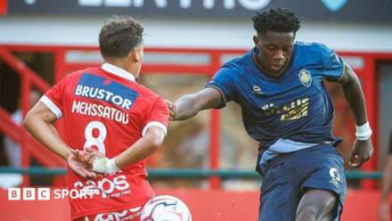 Jules Ahoka: Sunderland sign midfielder from Royal Antwerp