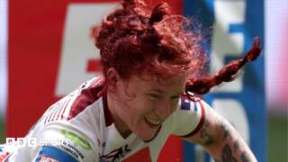 Women’s Super League: Wigan Warriors 26-20 Leeds Rhinos – hosts win Leaders’ Shield