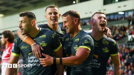 Super League: St Helens 6-34 Leeds Rhinos – Rhinos go back top